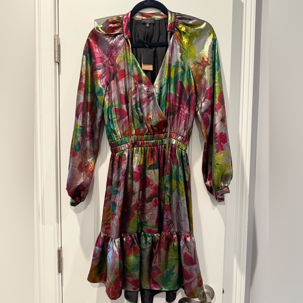 NWT Beautiful Metallic Floral Dress